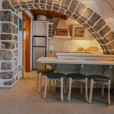 Mansion Eugenie Hydra (Saronic Islands)